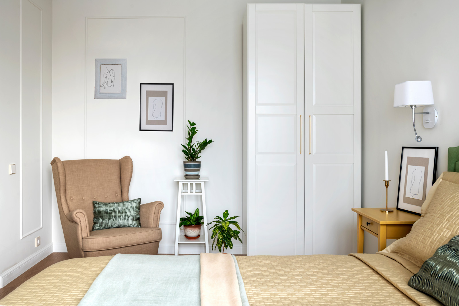 Квартира с акцентами и зеркальной дверью