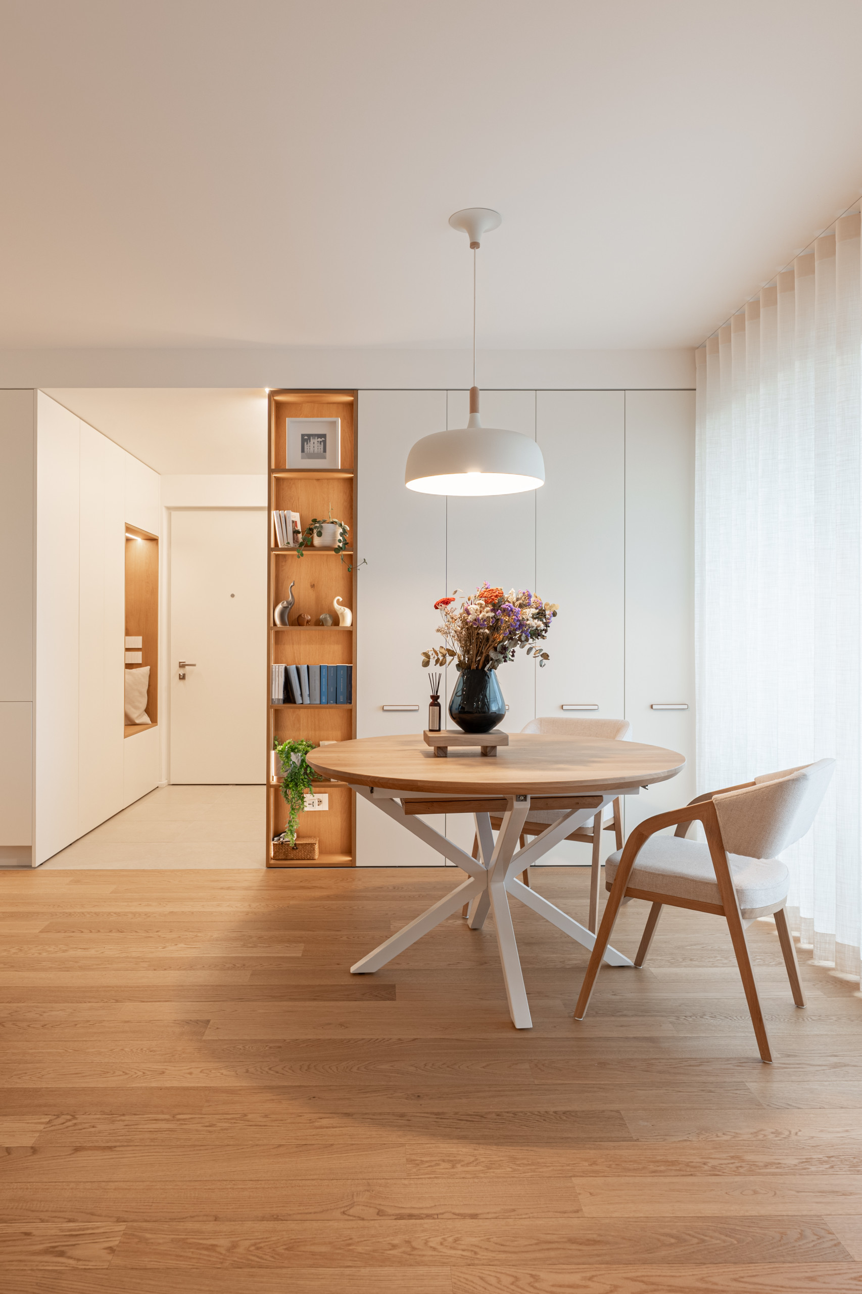 Geometrie e flessibilità domestica: un appartamento di 95 mq a Trento