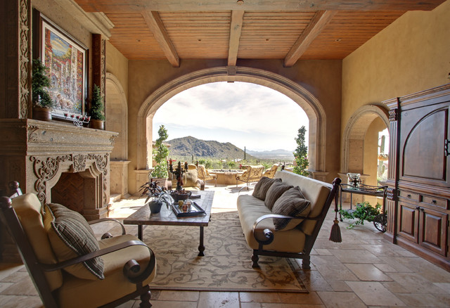 Houzz Tour: Only the Best for a Desert Spanish Colonial