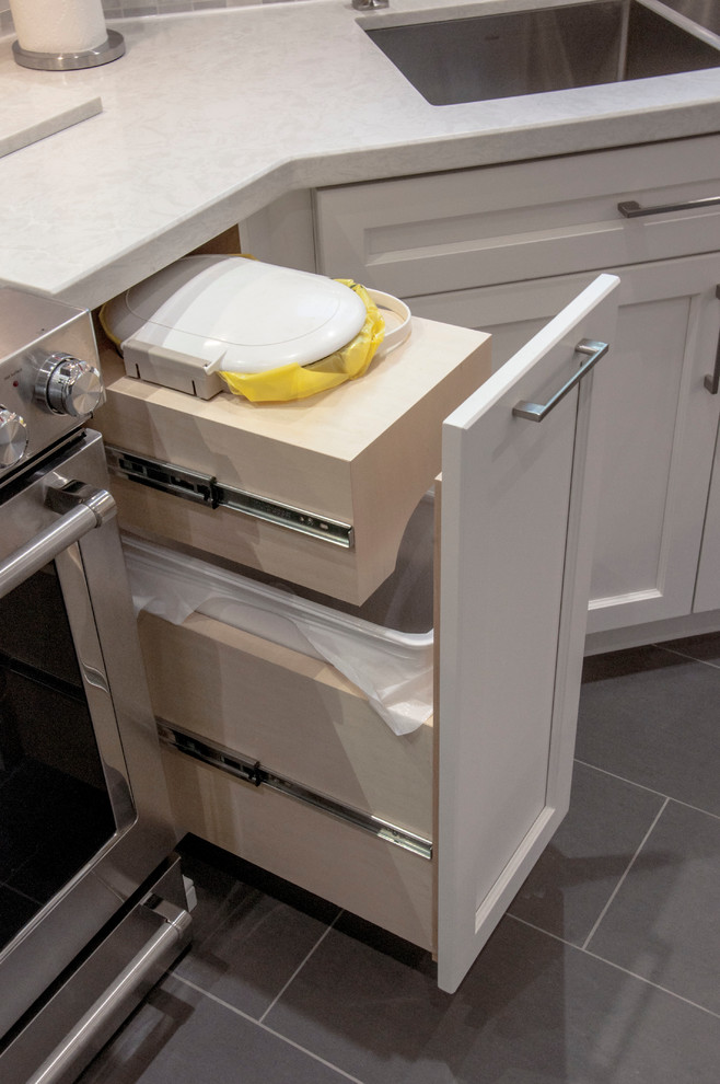 Example of a transitional kitchen design in Toronto