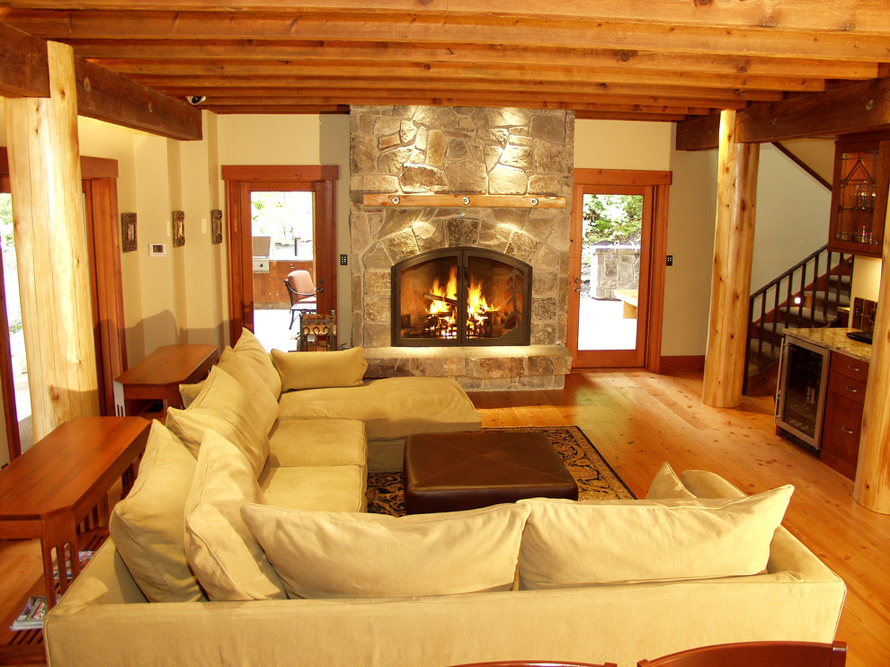 Inspiration for a traditional family room in Vancouver.