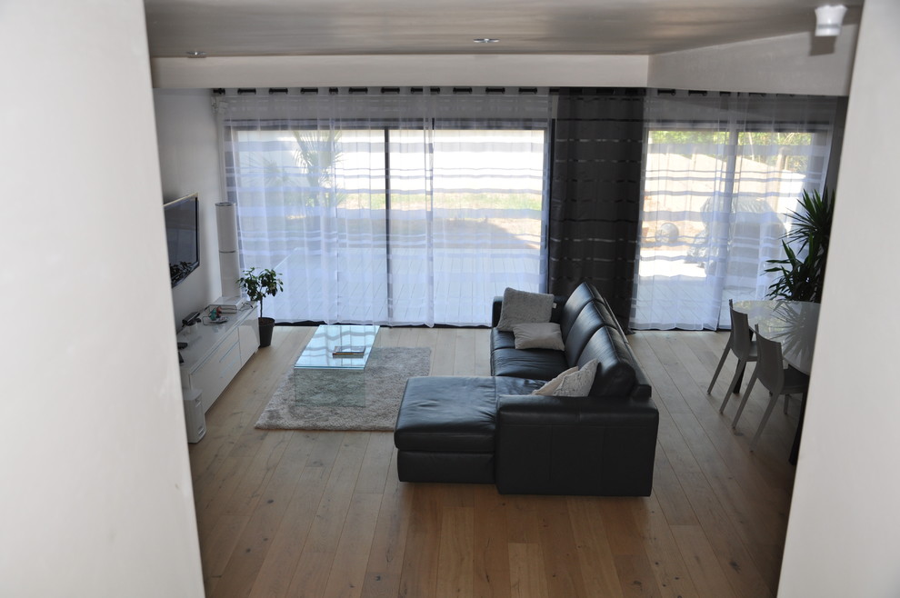 Maison B.