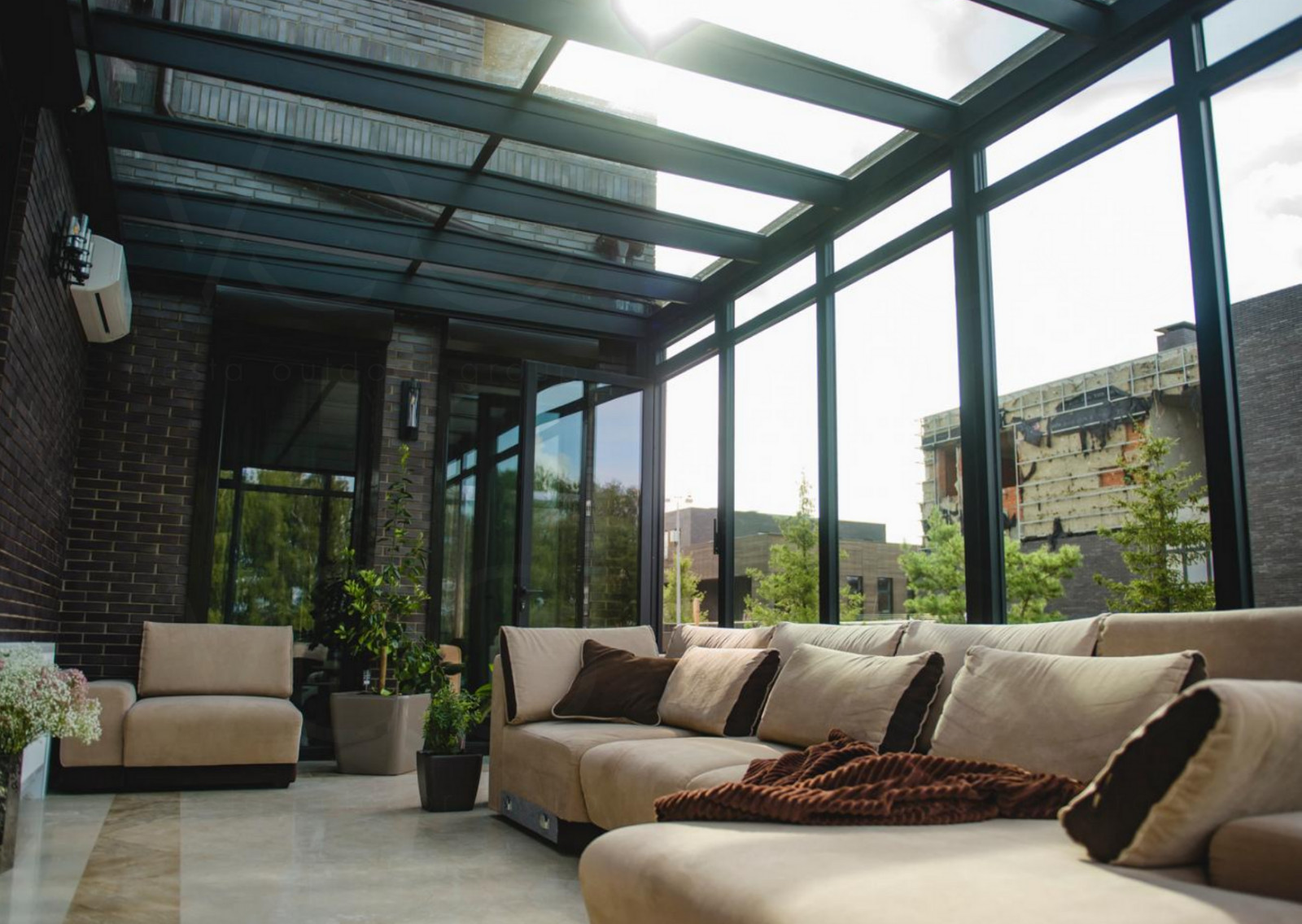 Биоклиматичеcкая пергола Renson Camargue и Зимний сад Sunroom