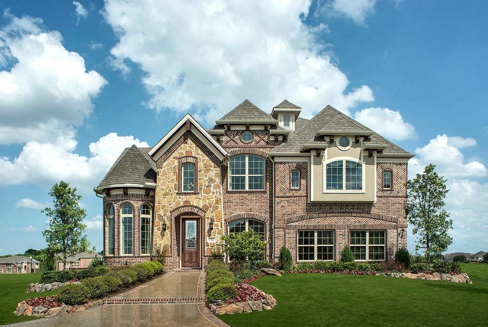 Custom Homes Traditional Exterior Dallas by Grand