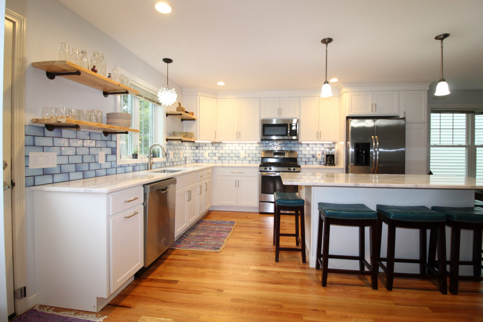 Backsplash in Blue