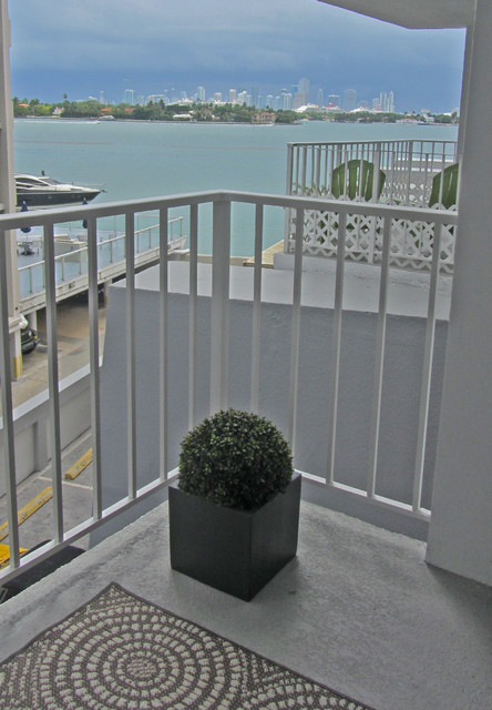 South Beach Condo contemporary-terrace