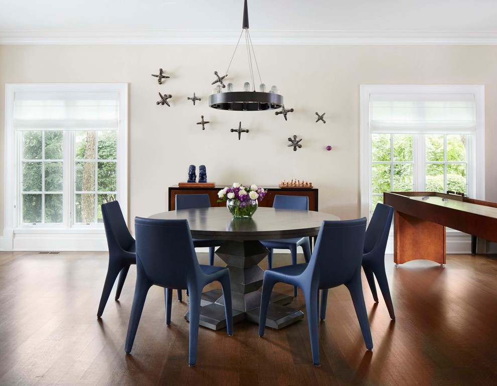 Inspiration for a transitional dining room remodel in Chicago