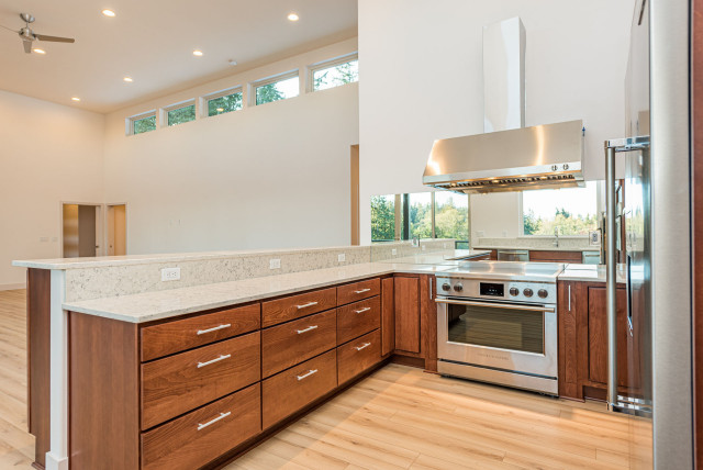 Sequim - Contemporary Frank Lloyd Wright-Inspired Home contemporary-koek
