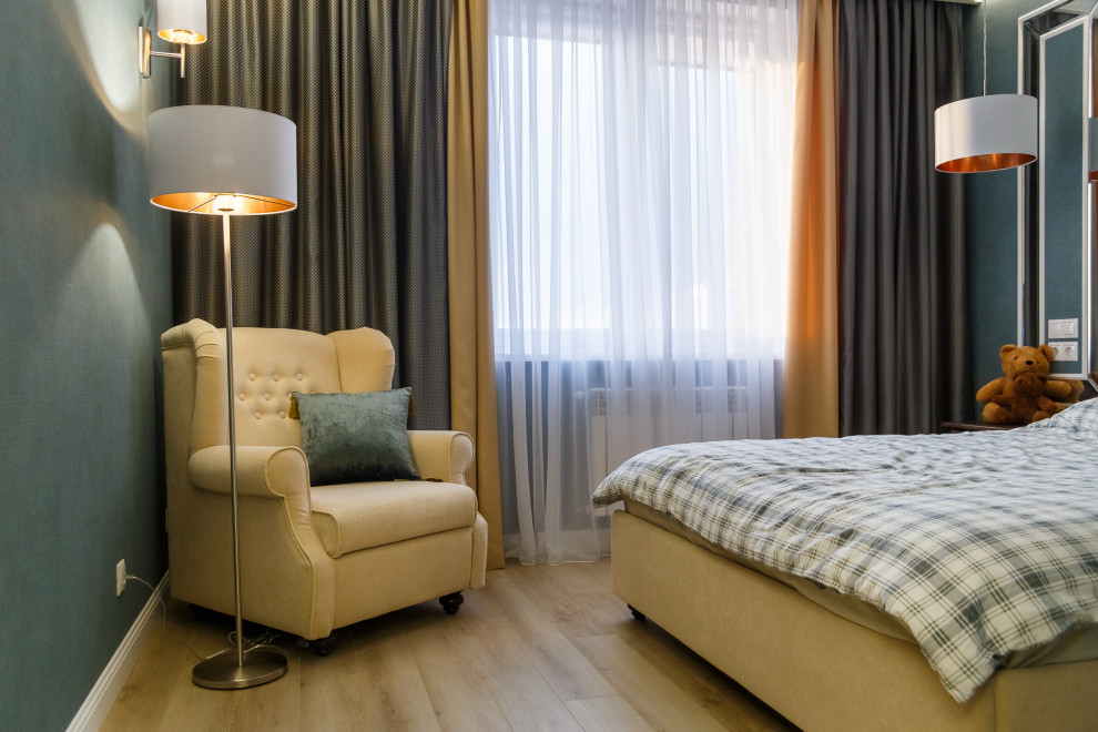 Разноцветная двухкомнатная квартира для девушки, которая любит вязать.