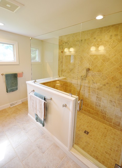 Master Bath with Large Shower plus Seat clasico-renovado-cuarto-de-bano
