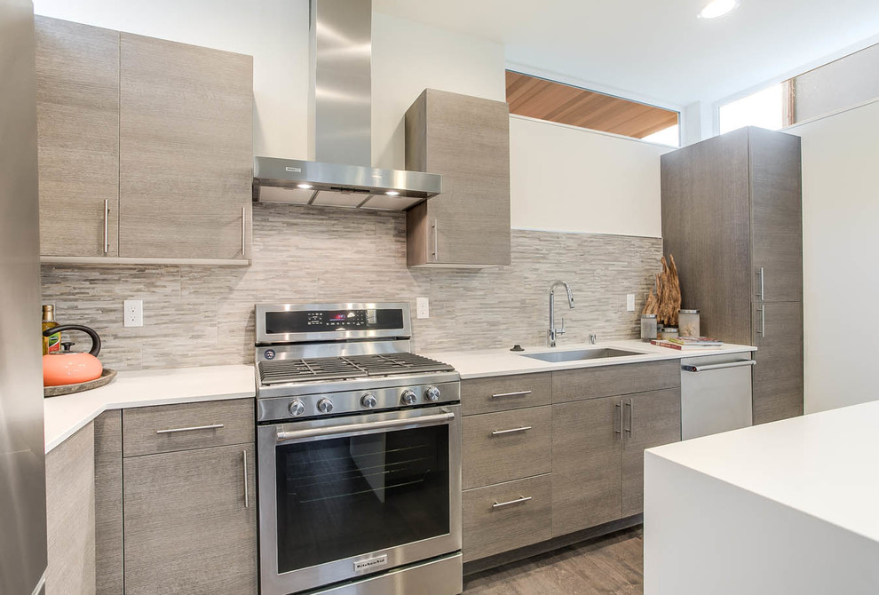 Kitchen - kitchen idea in Seattle