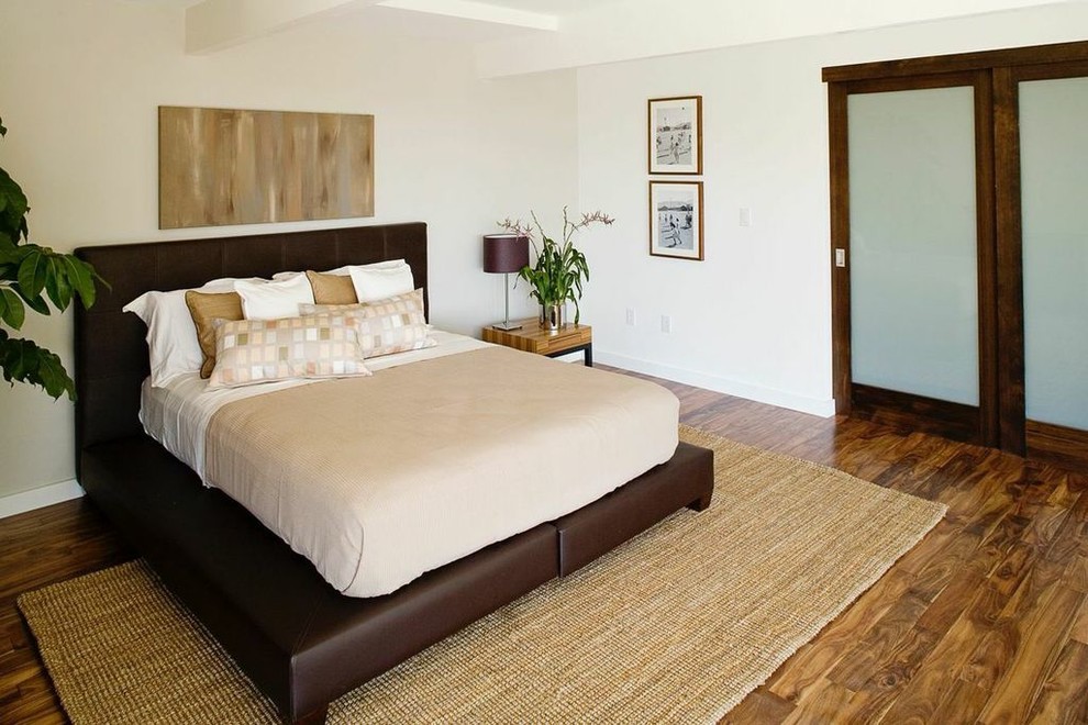 Photo of a contemporary bedroom in Los Angeles.