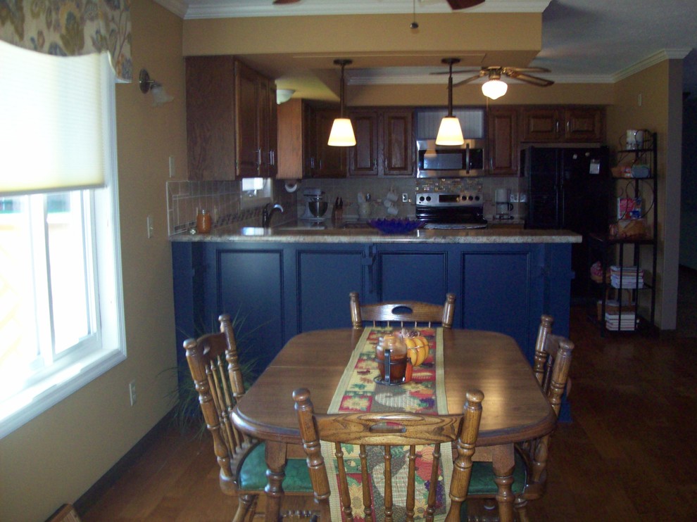 Inspiration for a transitional kitchen remodel in Columbus