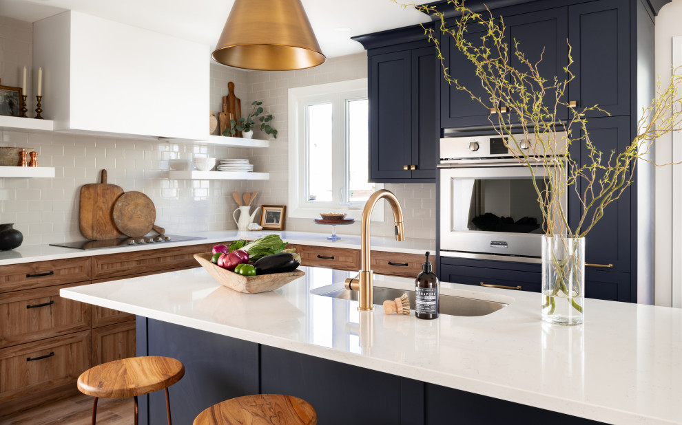 Transitional kitchen photo in Ottawa