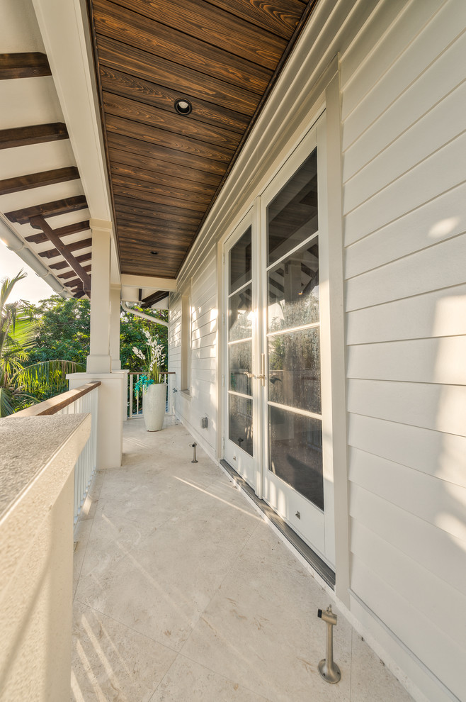 Home design - transitional home design idea in Miami