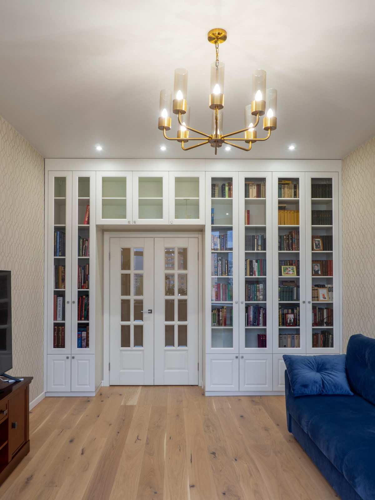 Меблировка спальни и кабинета в светло-мятном цвете