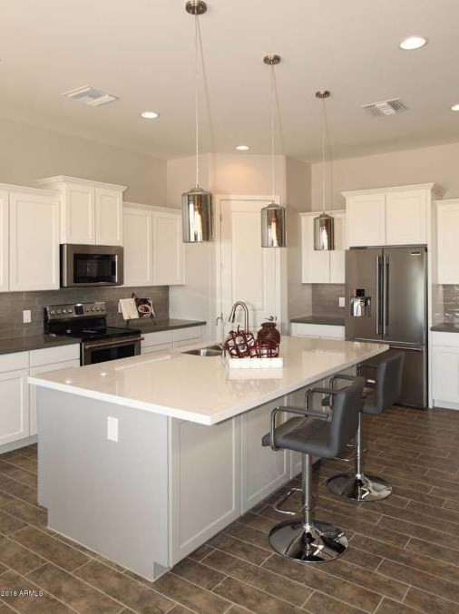 Transitional kitchen photo in Phoenix