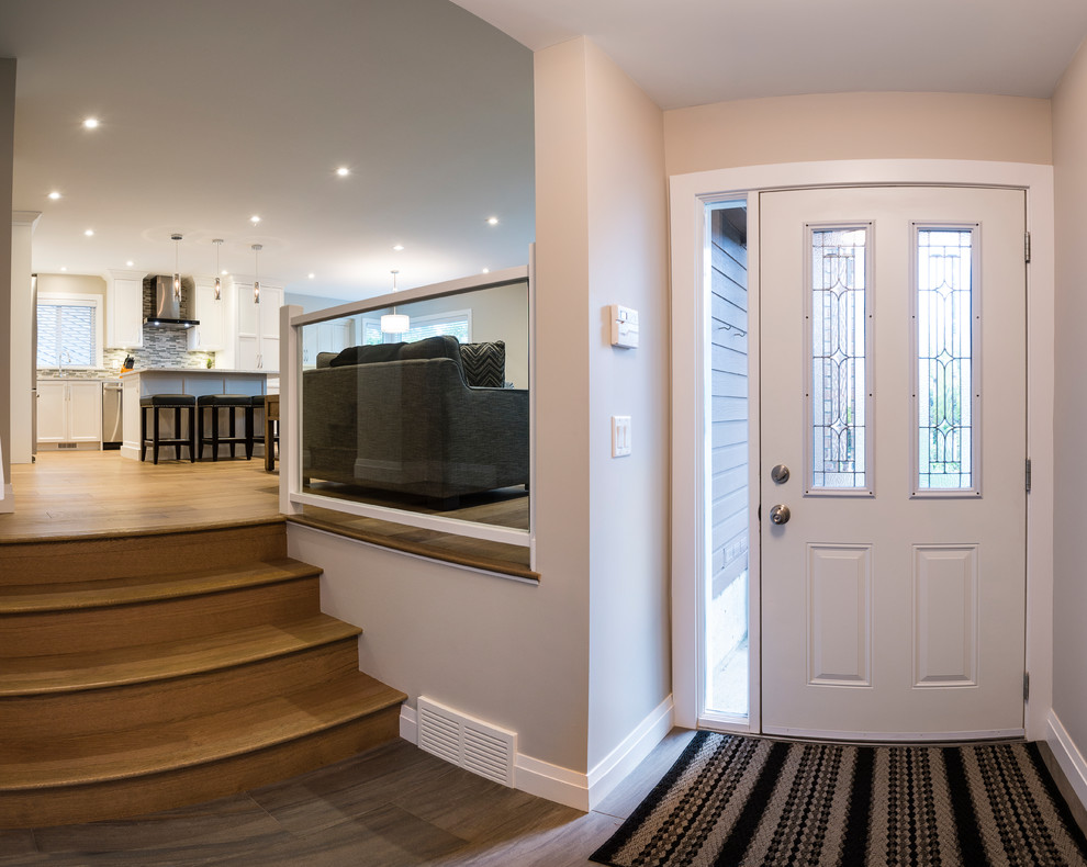 Transitional entryway photo in Vancouver