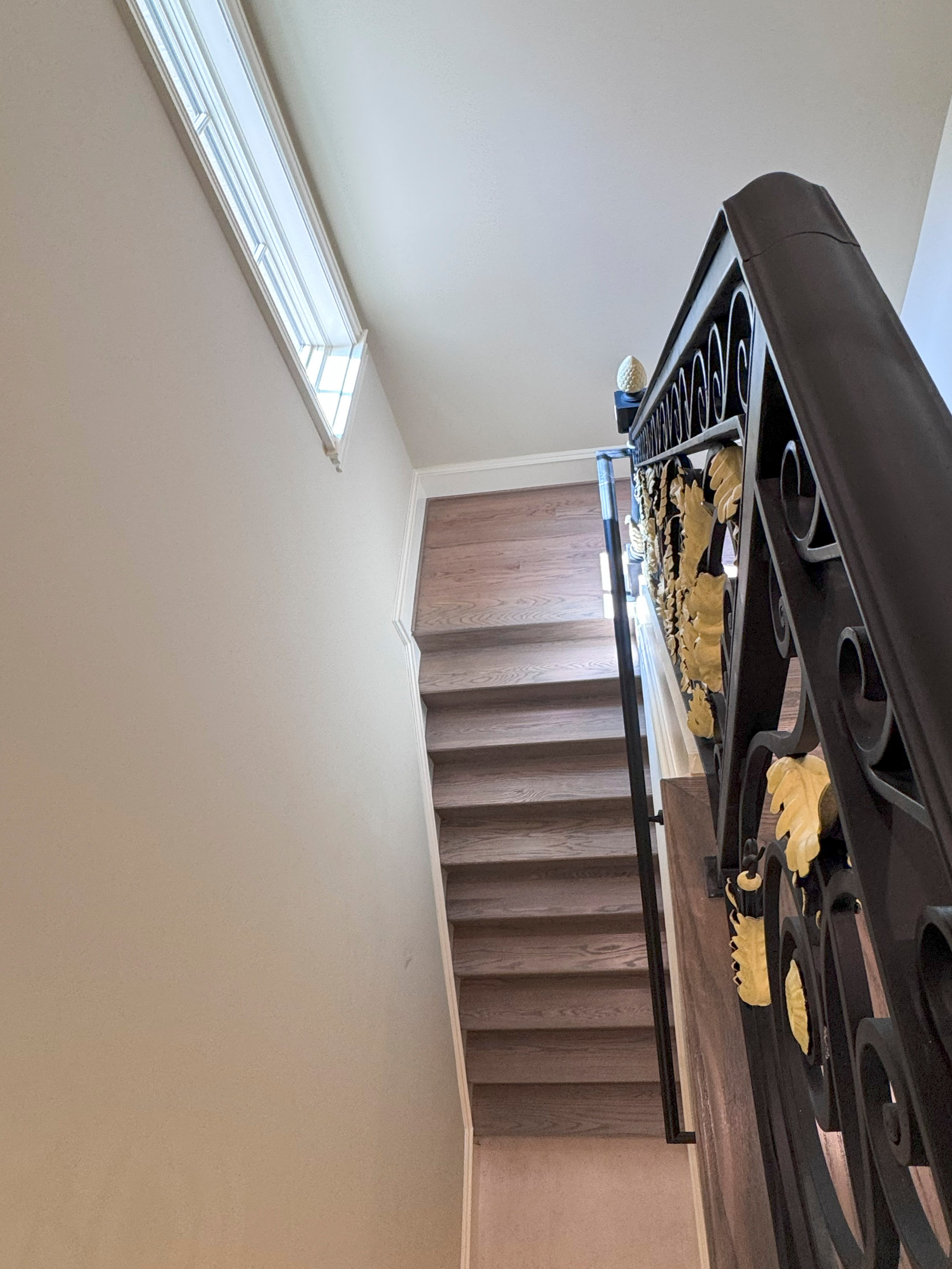 135_Vibrant Staircase with Touch of Historic Grandeur, Great Falls, VA 22066