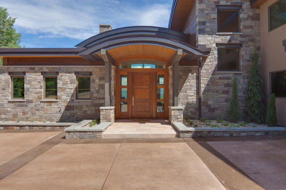 Entryway - transitional entryway idea in Denver
