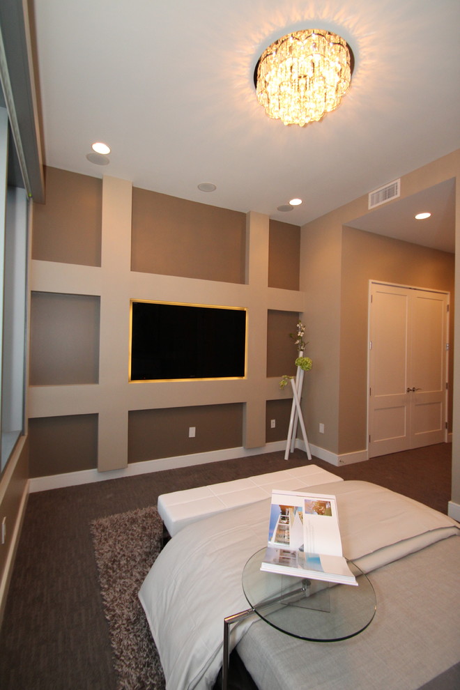 This is an example of a modern bedroom in Houston.