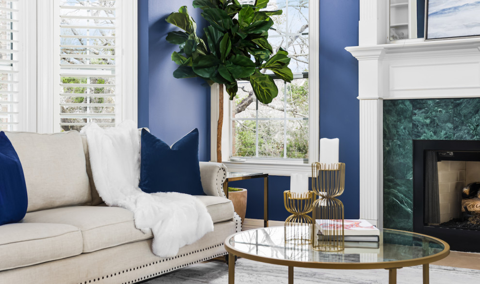 Transitional home design photo in Austin