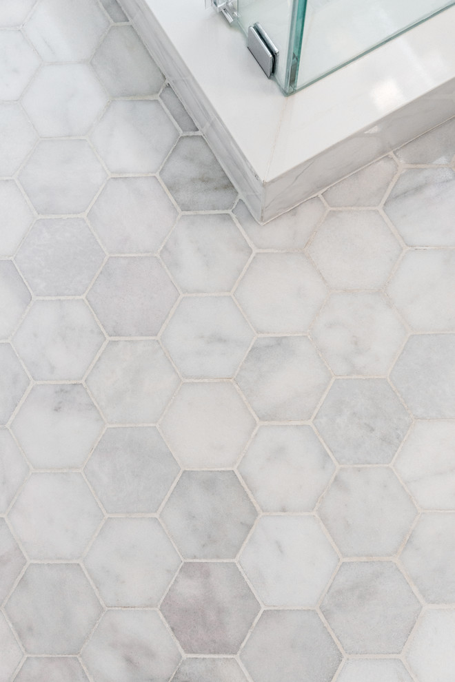 Home design - transitional home design idea in Toronto