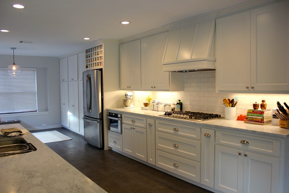 Example of a transitional kitchen design in Dallas