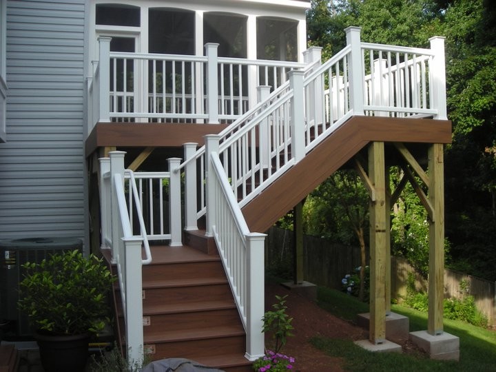 Deck - mid-sized backyard deck idea in DC Metro with no cover