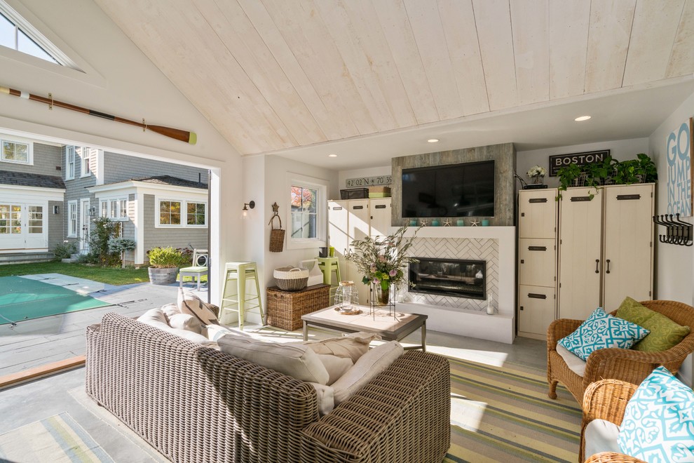 Transitional home design photo in Boston
