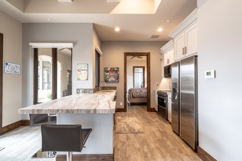 Transitional kitchen photo in Phoenix