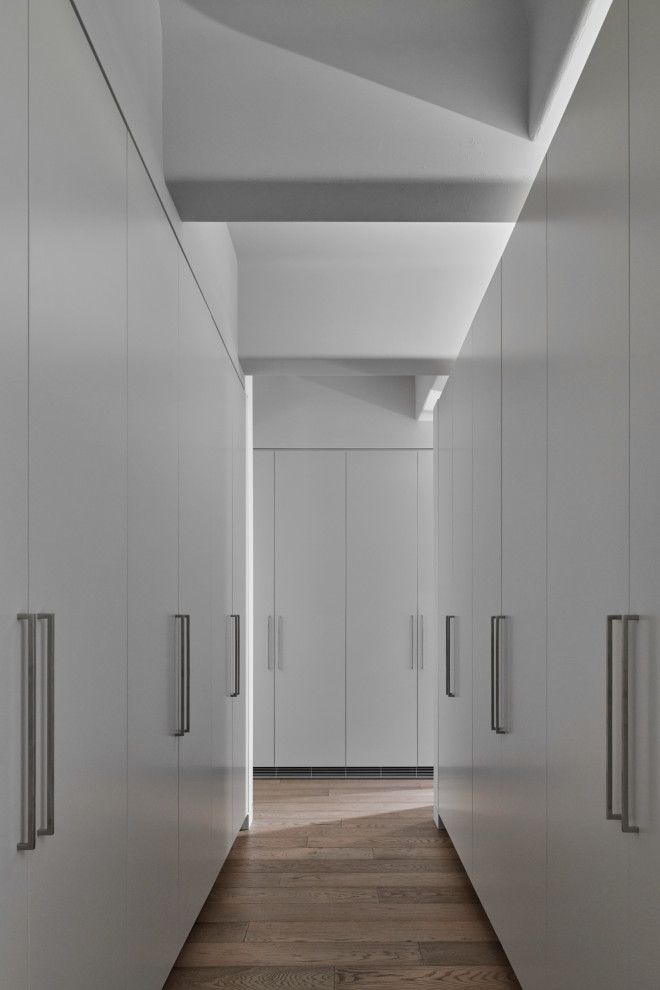 Contemporary storage and wardrobe in Melbourne.