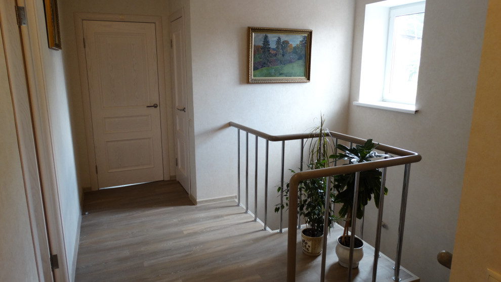 Лестница из массива ясеня  с подсветкой