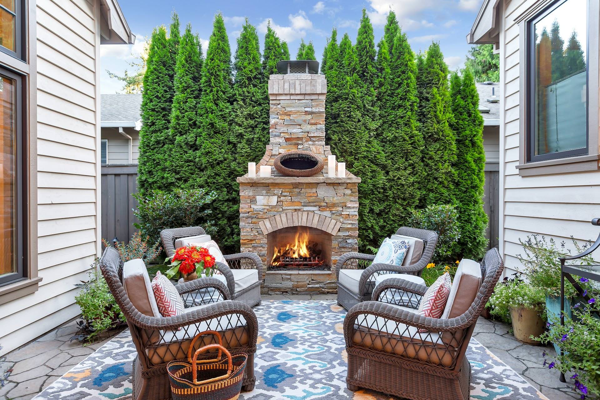 15 Small Patios for Socializing and Relaxing, image size:1920x1280