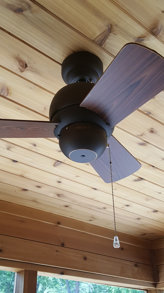 Inspiration for a transitional home design remodel in Cedar Rapids