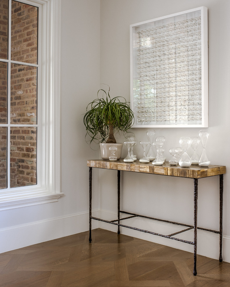 Example of a transitional entryway design in Dallas