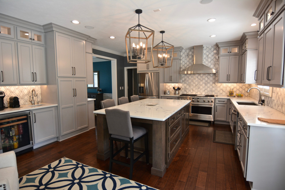 Example of a transitional kitchen design in Indianapolis