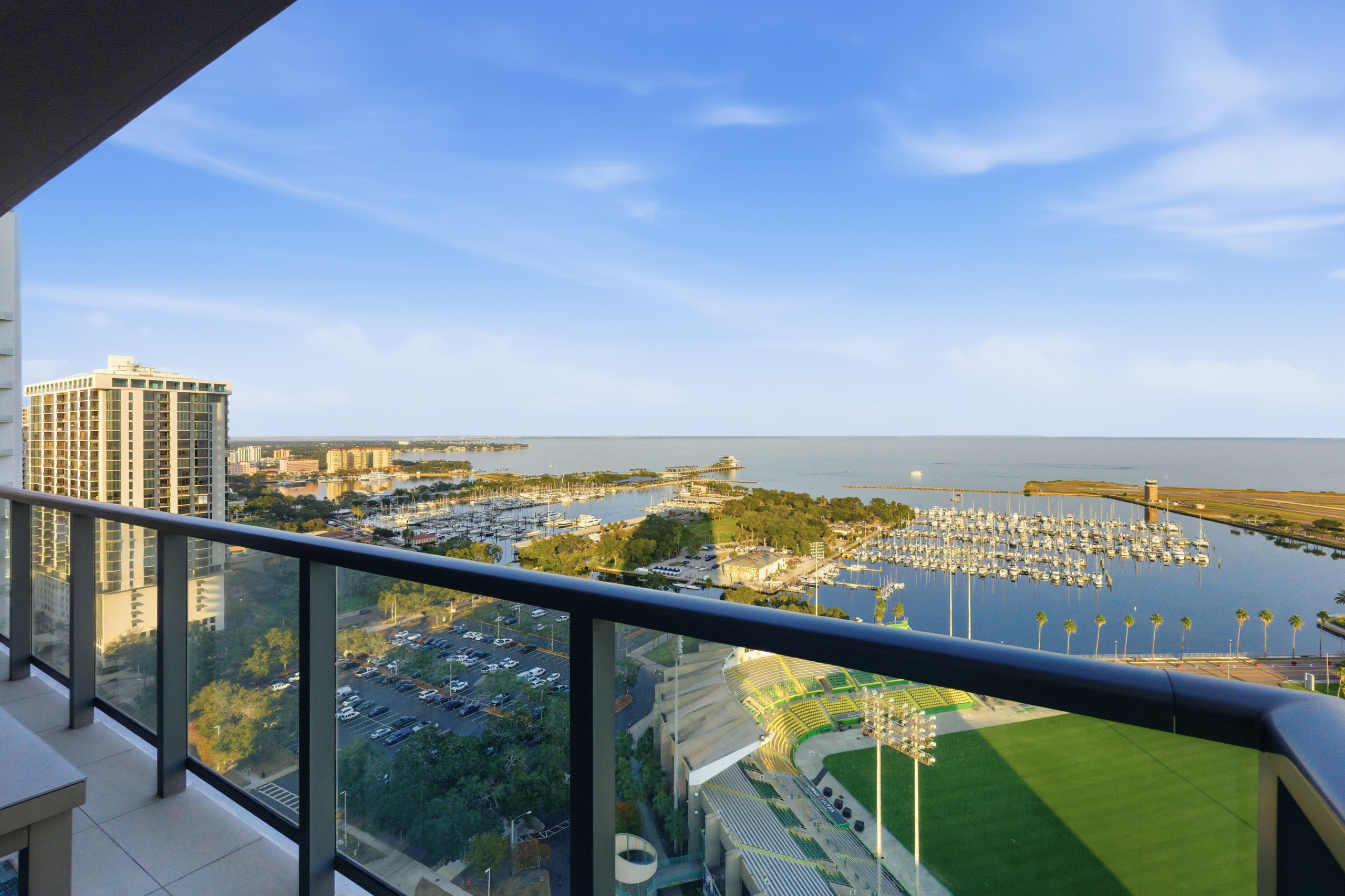 We Love Travel and Art