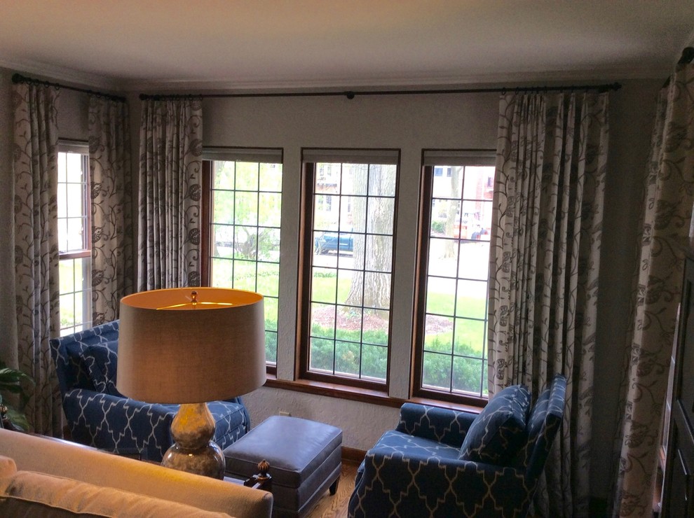 Inspiration for a transitional home design remodel in Phoenix