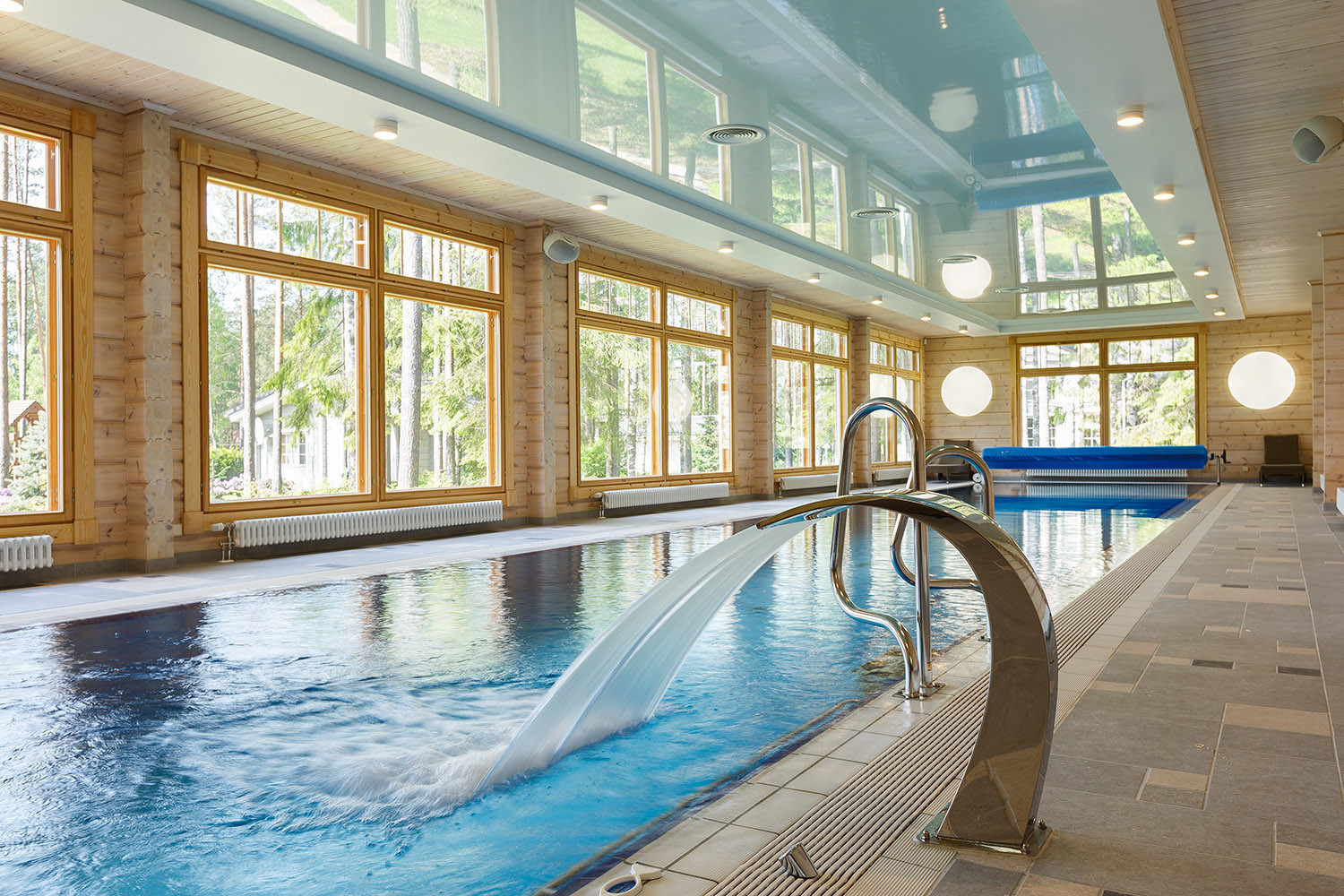 Загородный частный бассейн в поселке Медное озеро