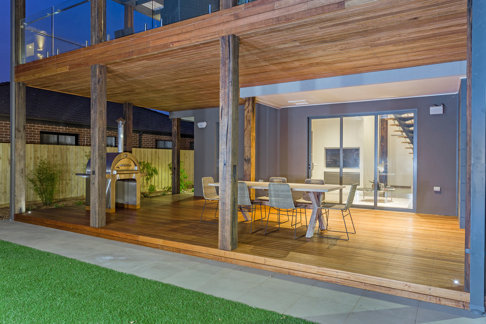 This is an example of a contemporary two-storey exterior in Geelong with a flat roof.