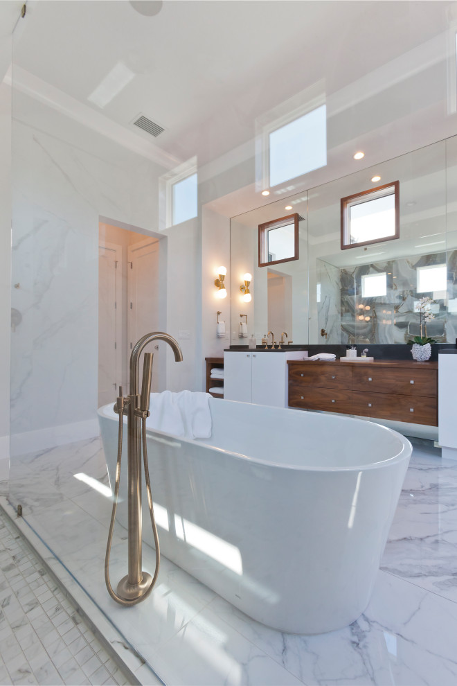 Inspiration for a transitional master bathroom in Tampa.