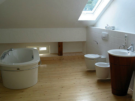 Photo of a contemporary bathroom in Frankfurt.