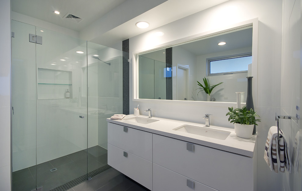 Photo of a contemporary bathroom in Adelaide.