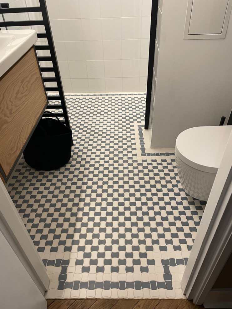 Design ideas for a small scandinavian bathroom in Other with white tile, ceramic tile, mosaic tile floors and multi-coloured floor.