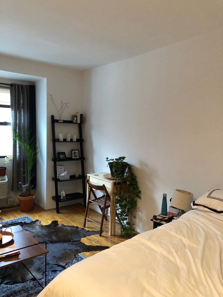 What should I do about my overcrowded bedside table? | Houzz Forum