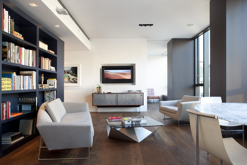 Photo of a modern living room in San Francisco with white walls.