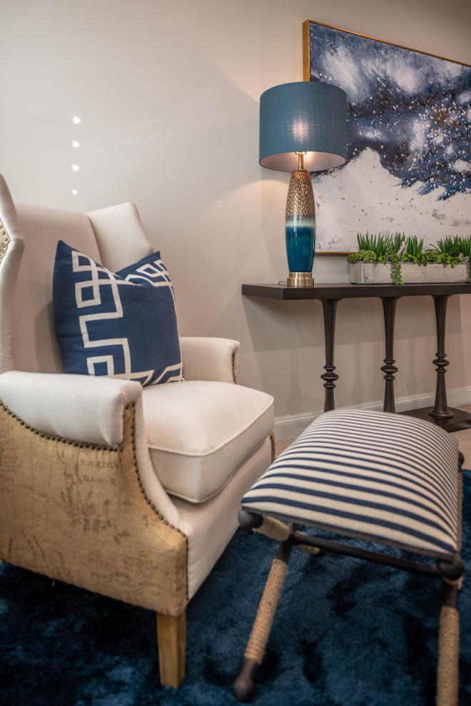 Transitional home design photo in Houston