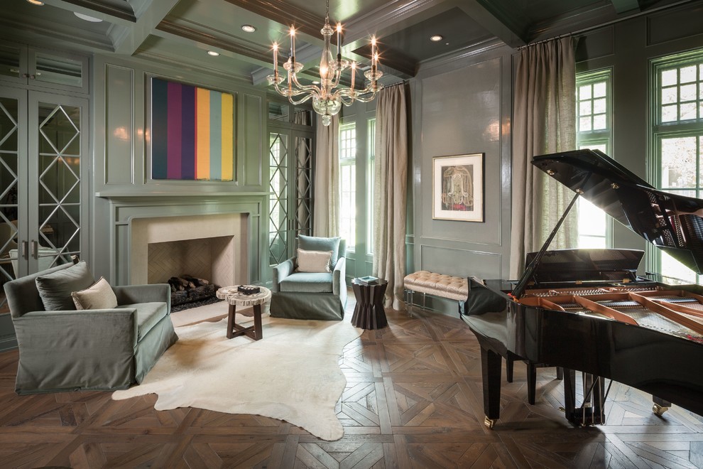 Traditional family room in Houston.