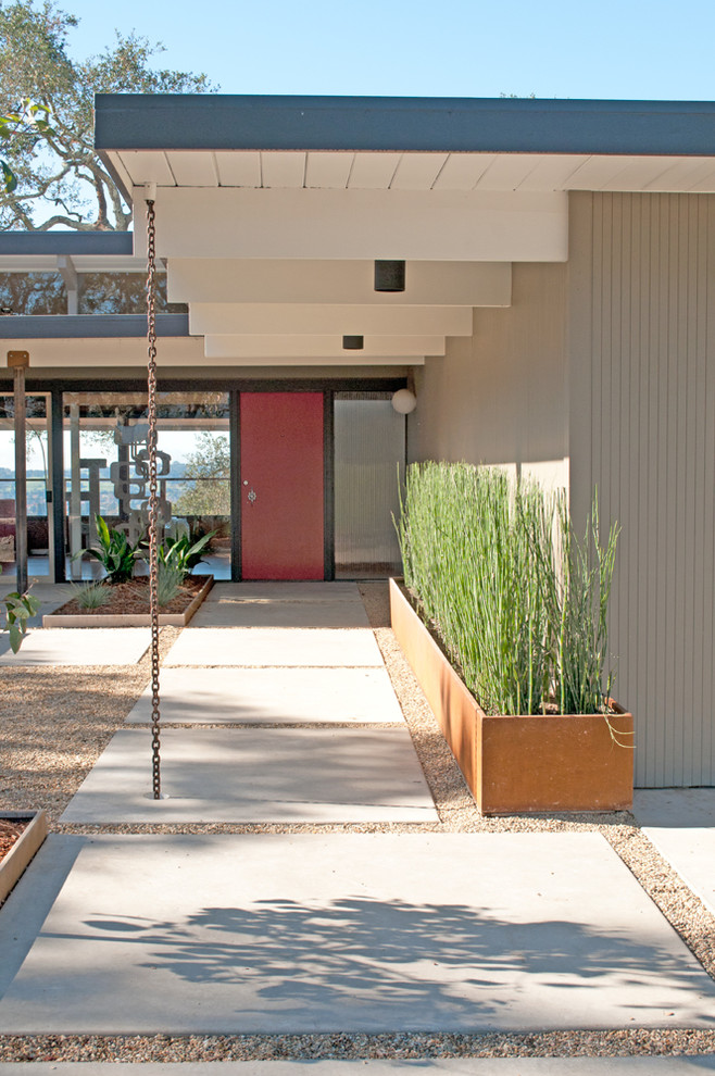 This is an example of a midcentury entryway in San Francisco.